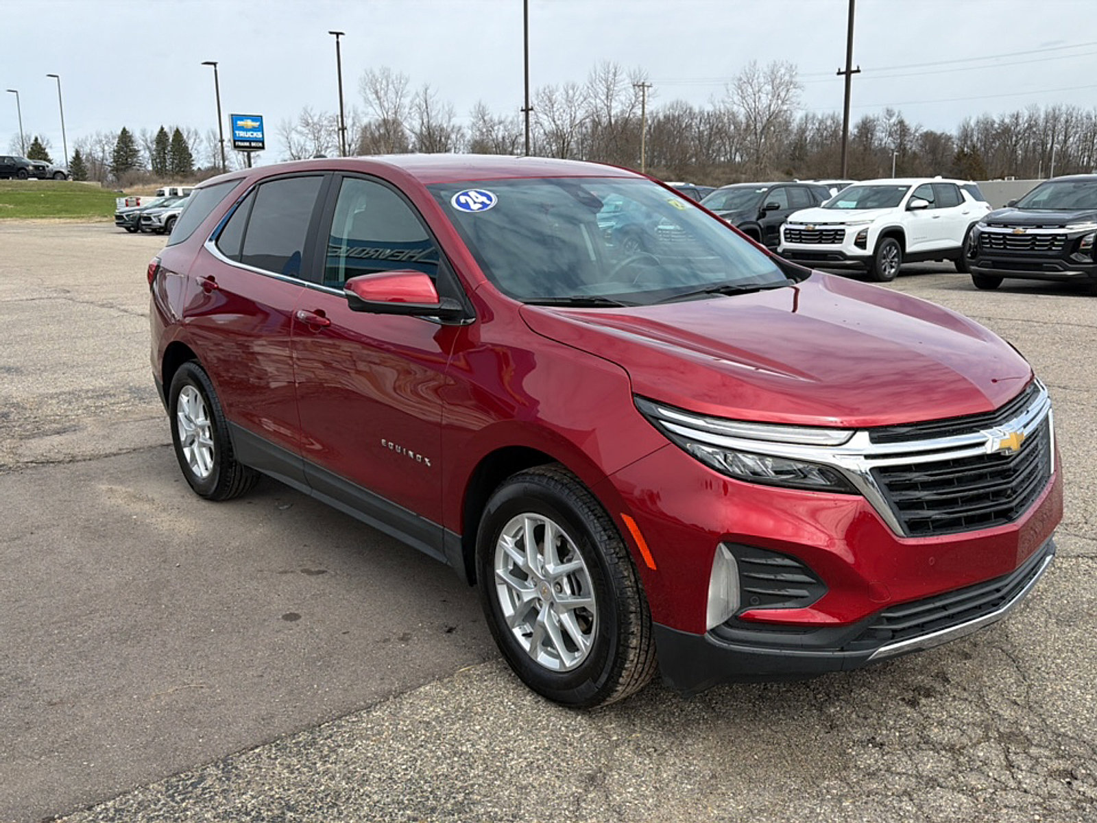 Used 2024 Chevrolet Equinox LT FWD image 3