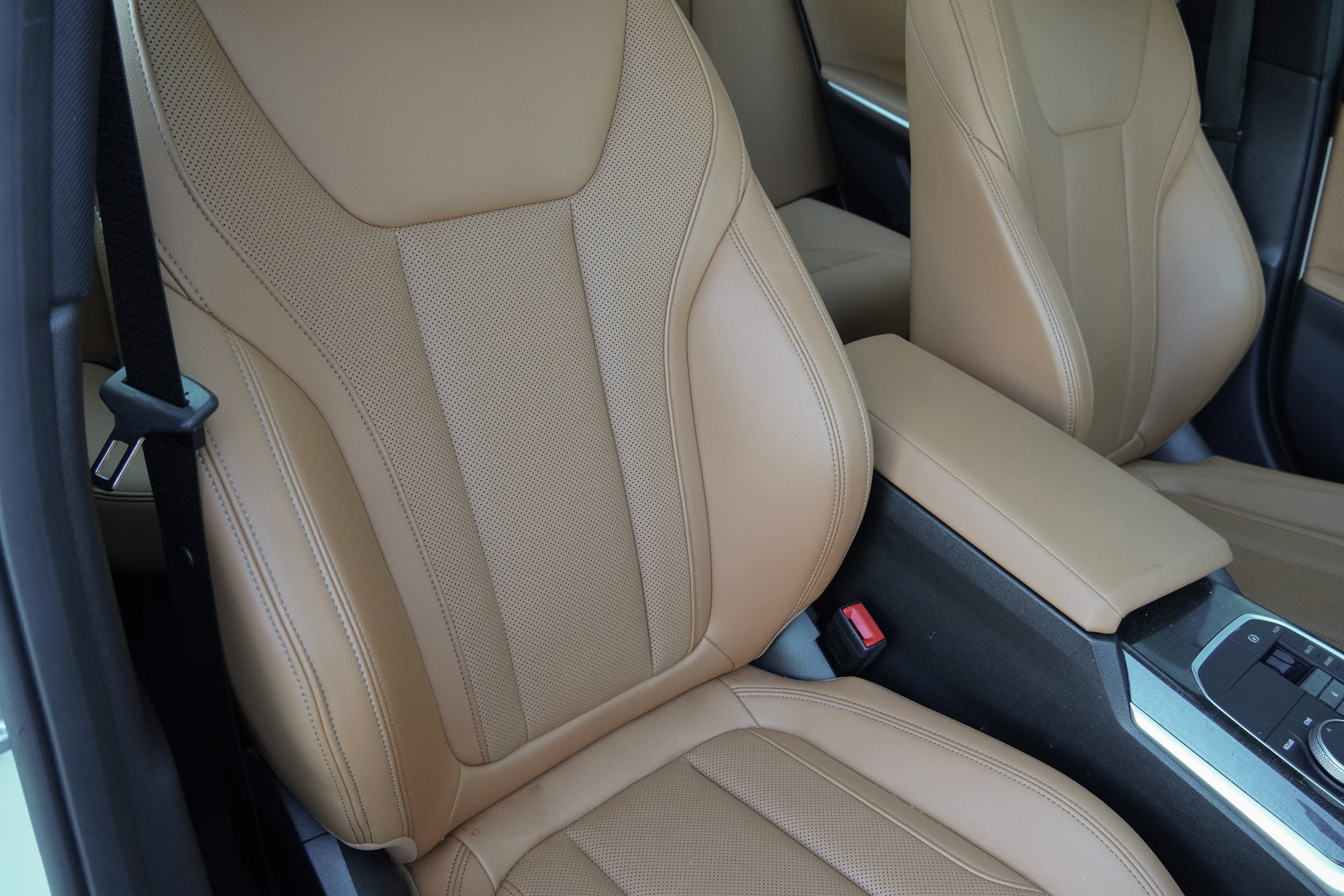 Certified 2023 BMW 330i xDrive Sedan w/ Premium Package AWD/4WD image 10