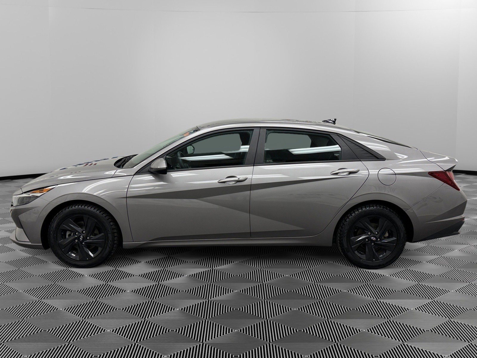 Certified 2023 Hyundai Elantra SEL image 2