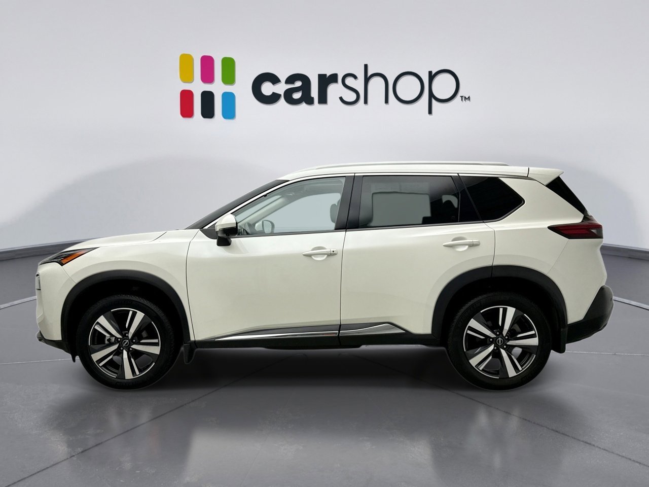 Used 2023 Nissan Rogue SL image 2