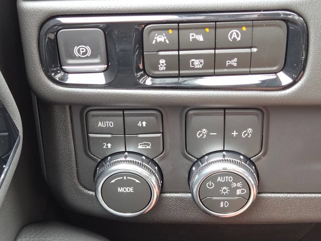 New 2026 GMC Yukon XL Denali w/ Sun & Power Step Package AWD/4WD image 29
