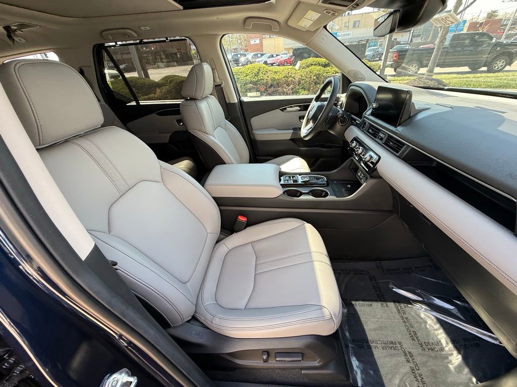 Used 2025 Honda Pilot Touring image 44