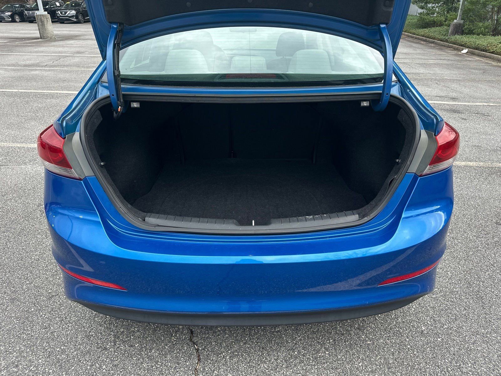 Used 2017 Hyundai Elantra SE image 18