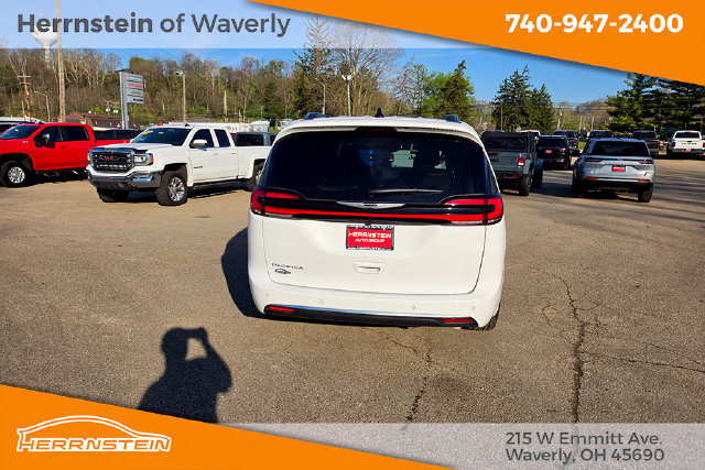 New 2026 Chrysler Pacifica Pinnacle FWD image 31