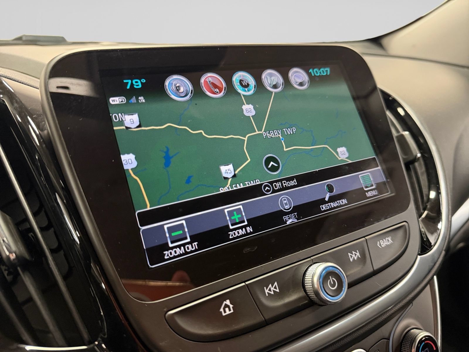 Used 2018 Chevrolet Volt Premier w/ Driver Confidence Package FWD image 30