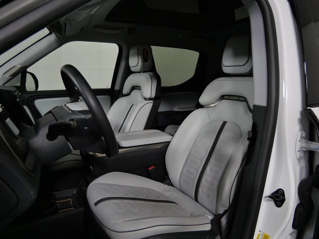 Used 2025 Rivian R1T Adventure Dual AWD/4WD image 11