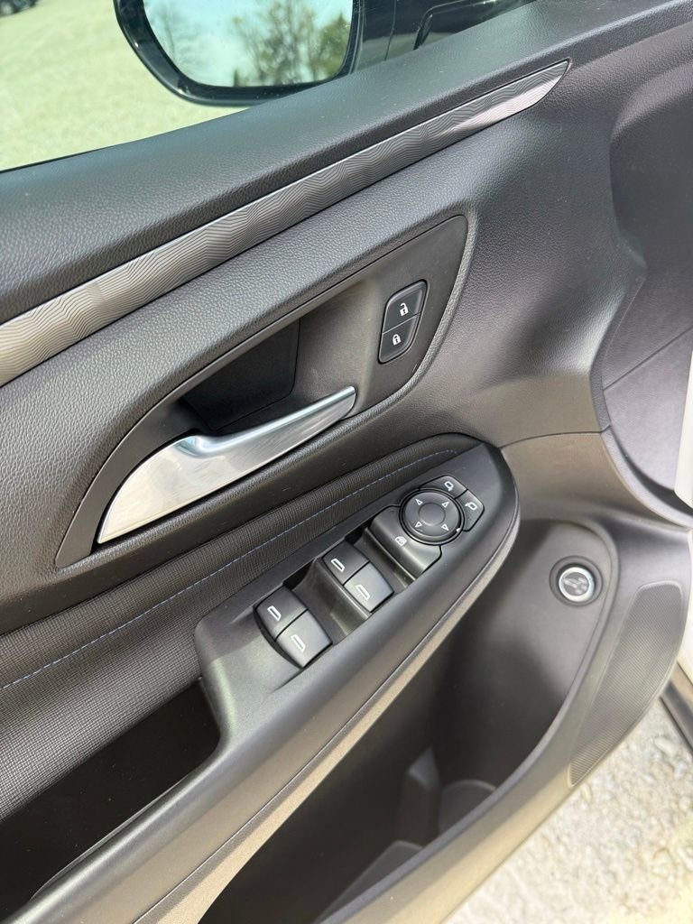 Used 2024 Buick Envista Sport Touring w/ Convenience I Package FWD image 25