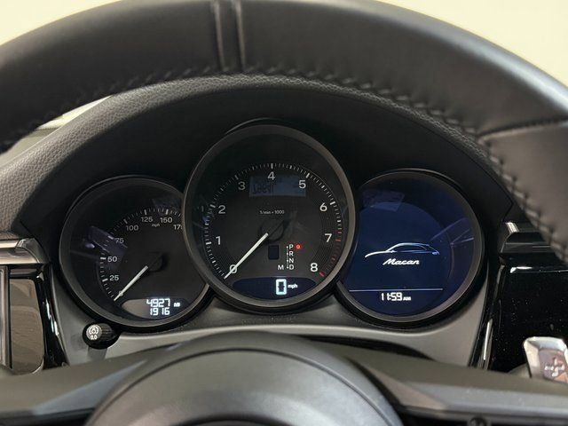 Certified 2026 Porsche Macan AWD/4WD image 15