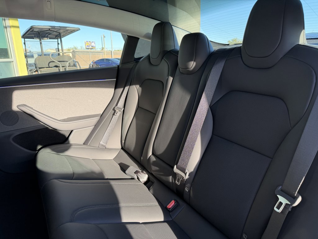 Used 2025 Tesla Model 3 image 39