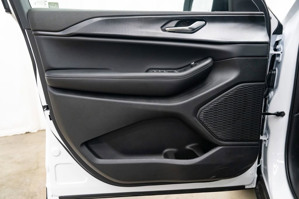 New 2025 Jeep Grand Cherokee Laredo X w/ Luxury Tech Group I image 21