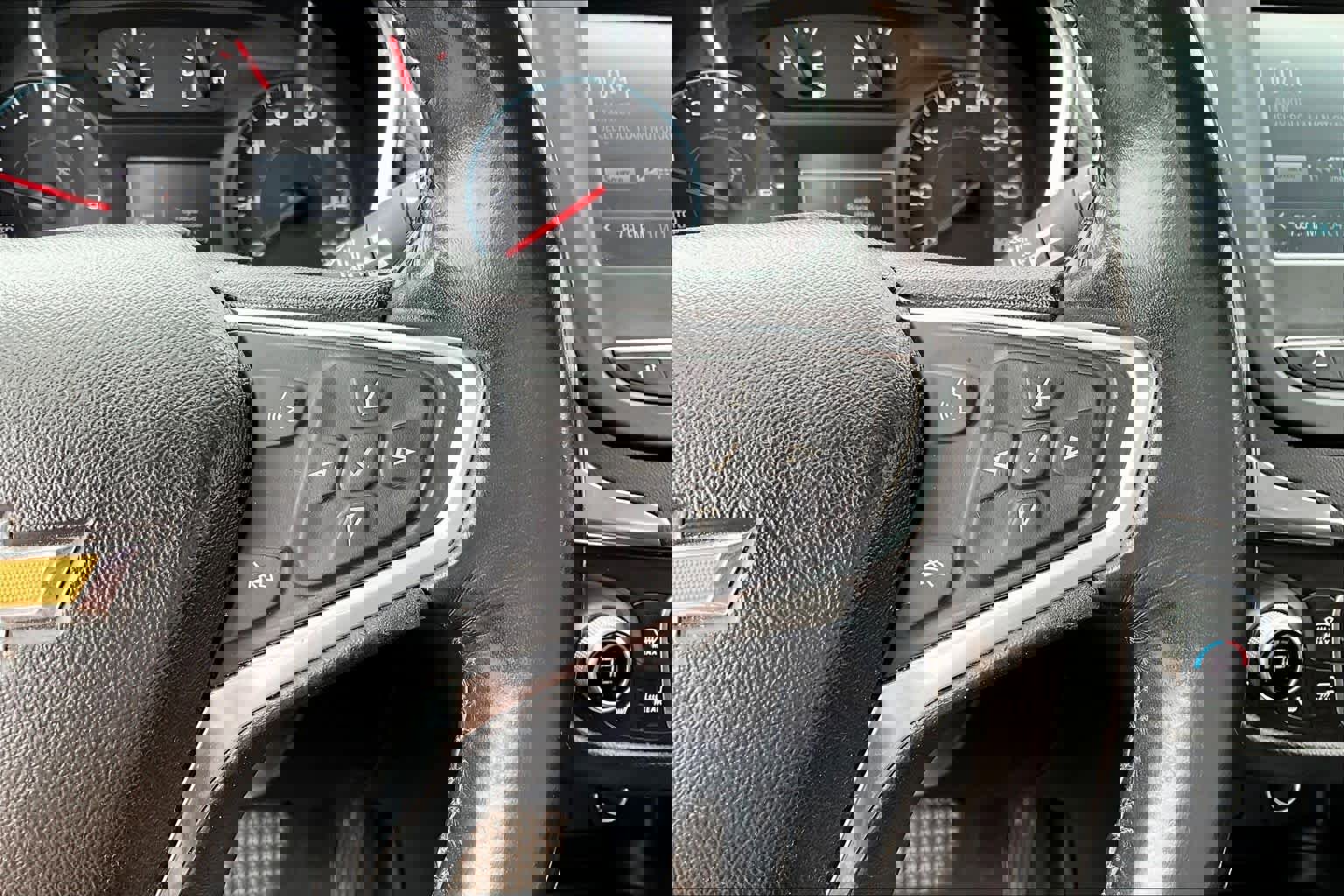 Used 2018 Chevrolet Equinox LT image 21