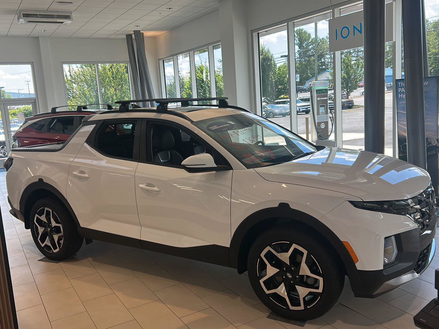 Certified 2024 Hyundai Santa Cruz Limited AWD/4WD image 7