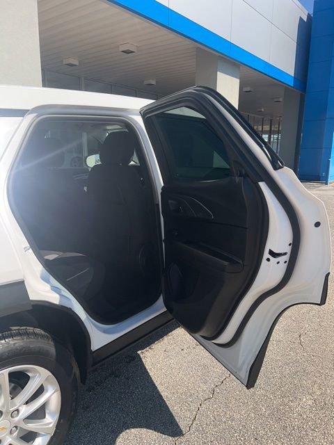 Used 2025 Chevrolet TrailBlazer LS w/ LS Convenience Package FWD image 11