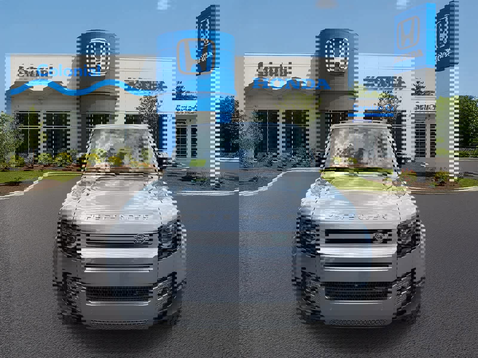 Used 2023 Land Rover Defender 110 X-Dynamic SE image 10