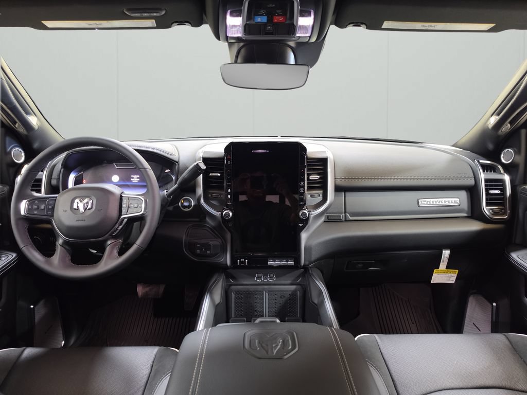 New 2026 RAM 2500 Laramie AWD/4WD image 13