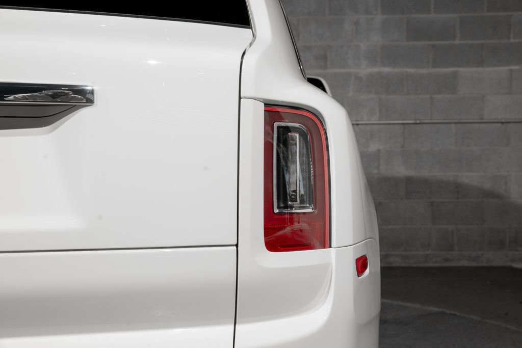 Used 2023 Rolls-Royce Cullinan AWD/4WD image 31