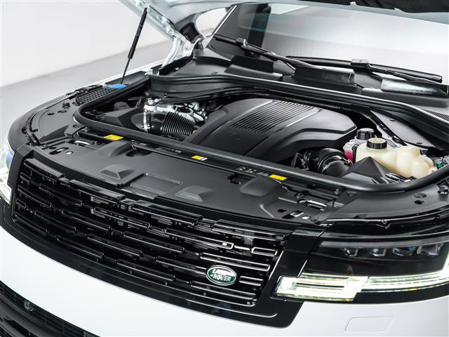 Used 2025 Land Rover Range Rover SE image 10