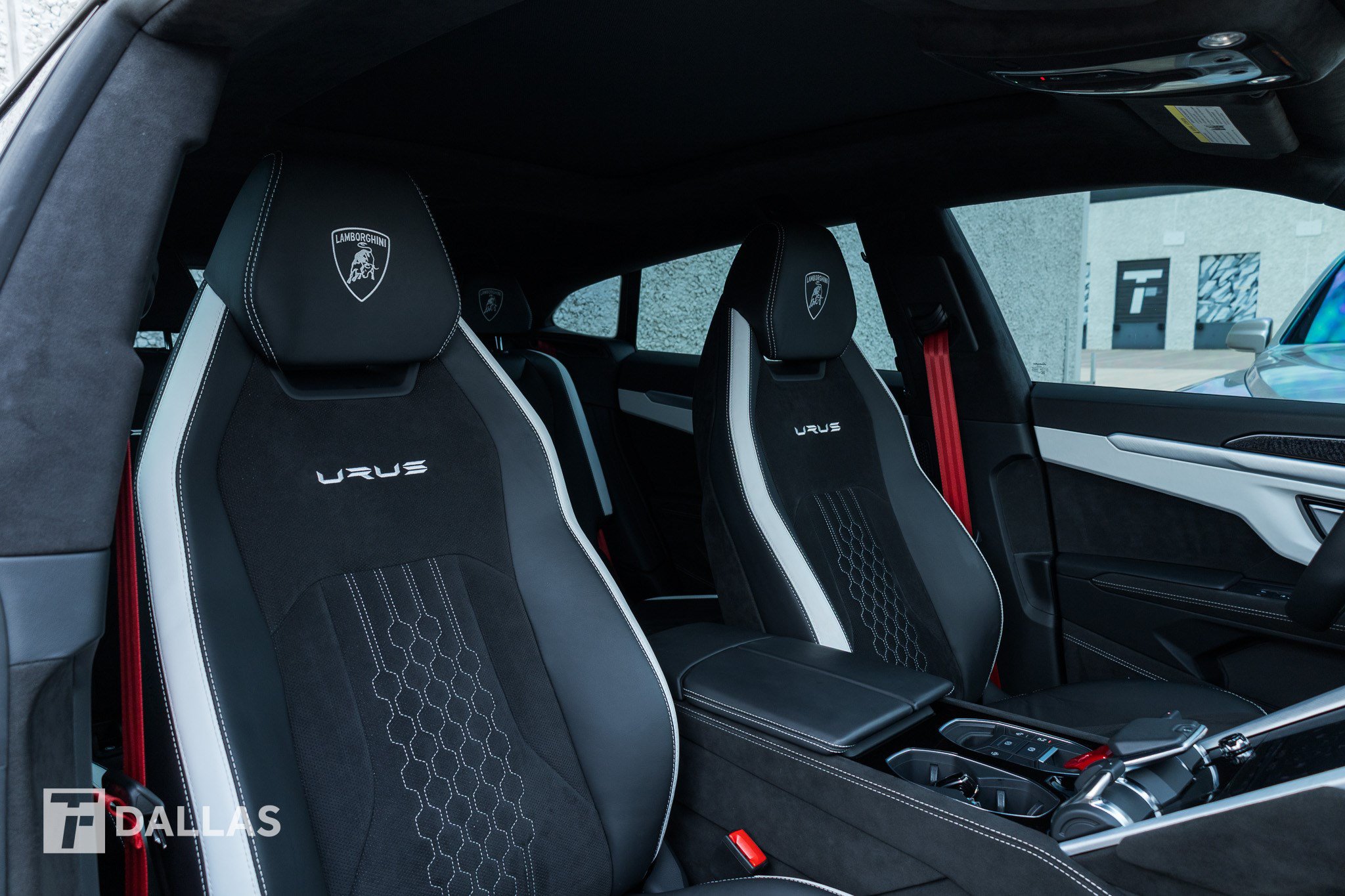 Used 2024 Lamborghini Urus S AWD/4WD image 41