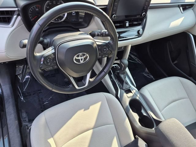 Used 2022 Toyota Corolla Cross LE w/ Moonroof Package AWD/4WD image 11