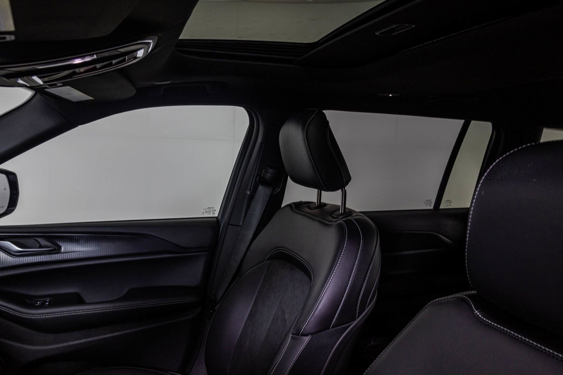 New 2025 Jeep Grand Cherokee L Altitude image 26