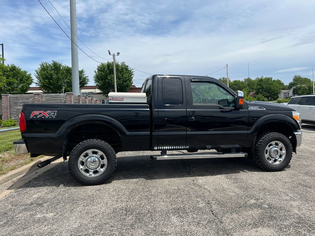 Used 2016 Ford F350 Lariat AWD/4WD image 2