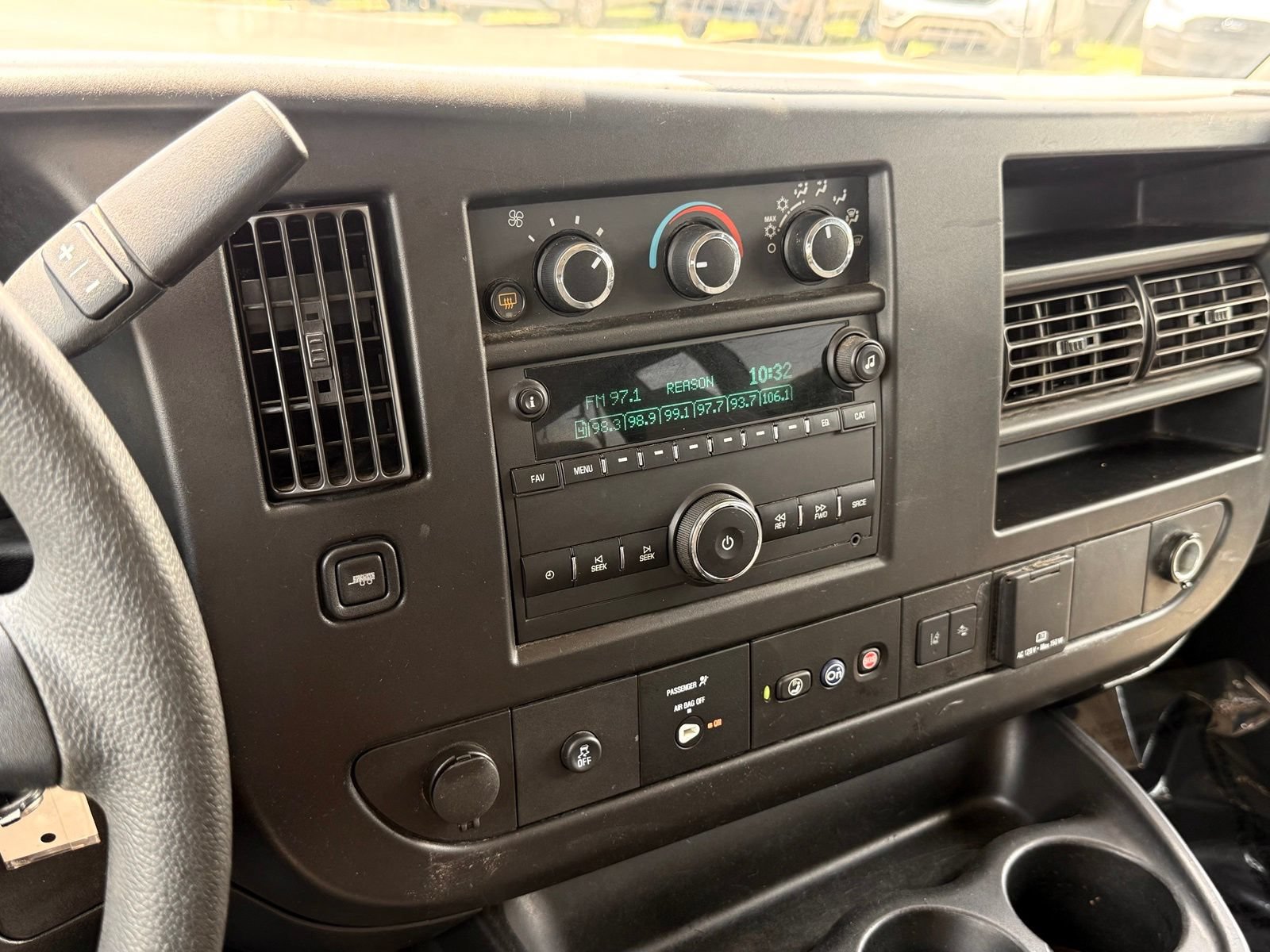 Used 2020 Chevrolet Express 3500 LT w/ LT Preferred Equipment Group RWD image 29
