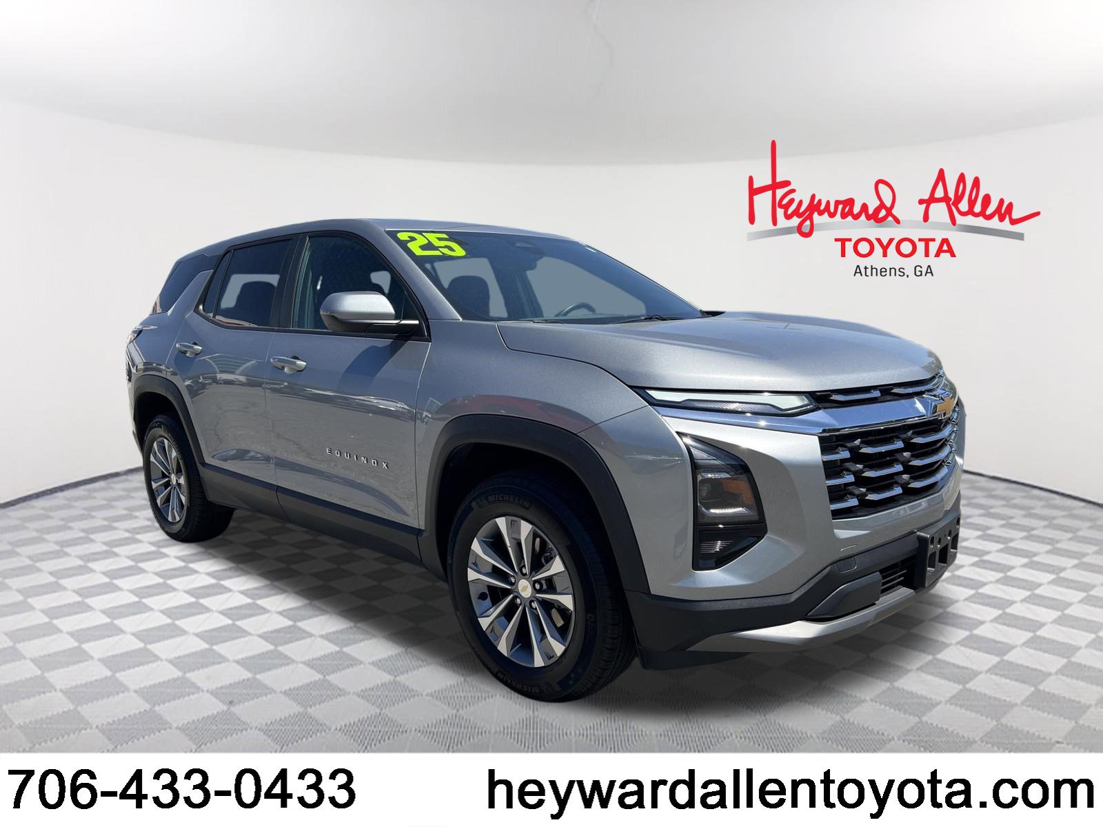 Used 2025 Chevrolet Equinox LT AWD/4WD image 1