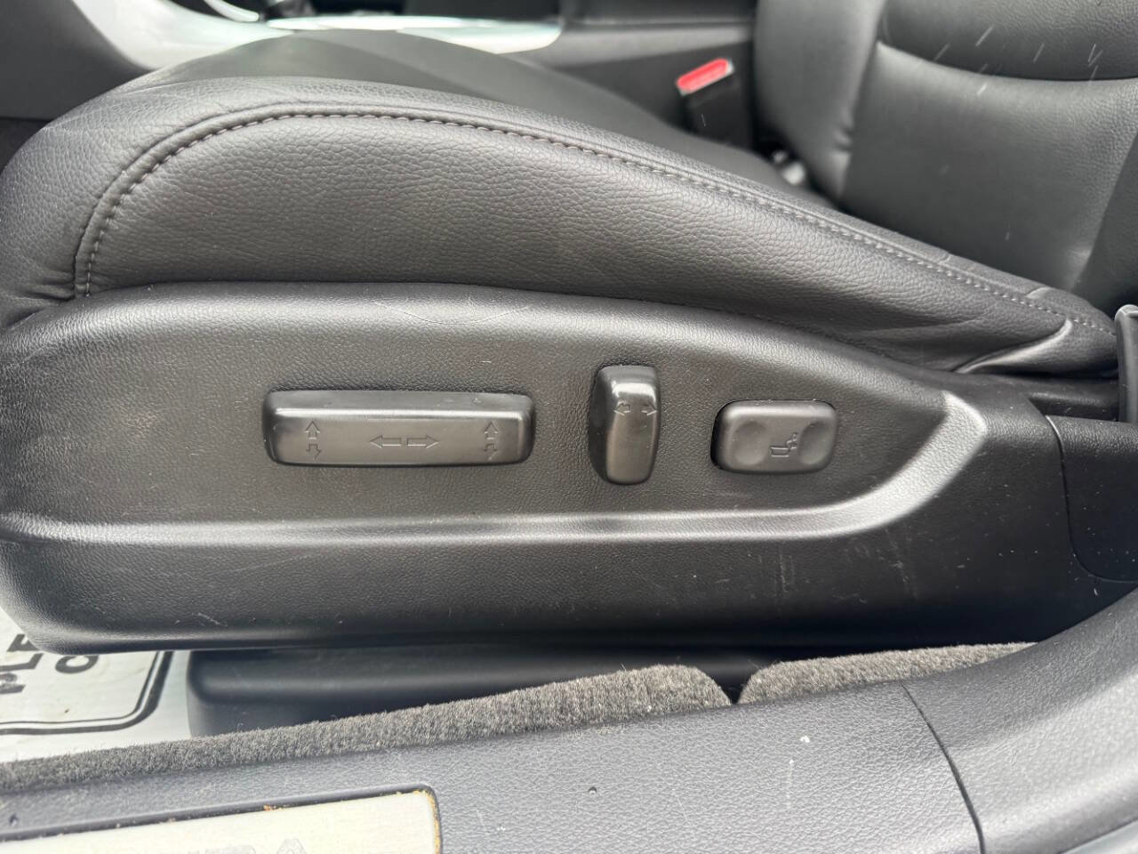 Used 2017 Acura TLX image 7