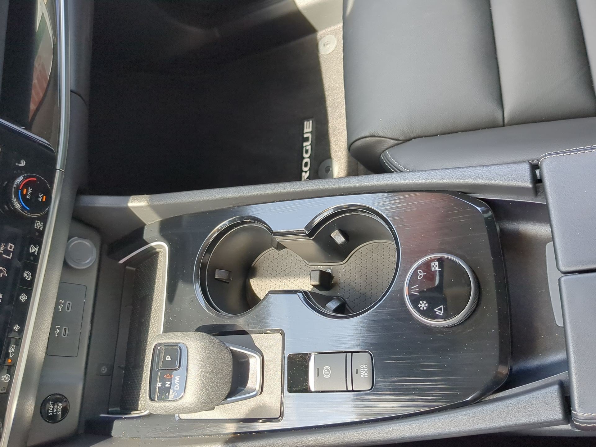 Used 2025 Nissan Rogue SL AWD/4WD image 19
