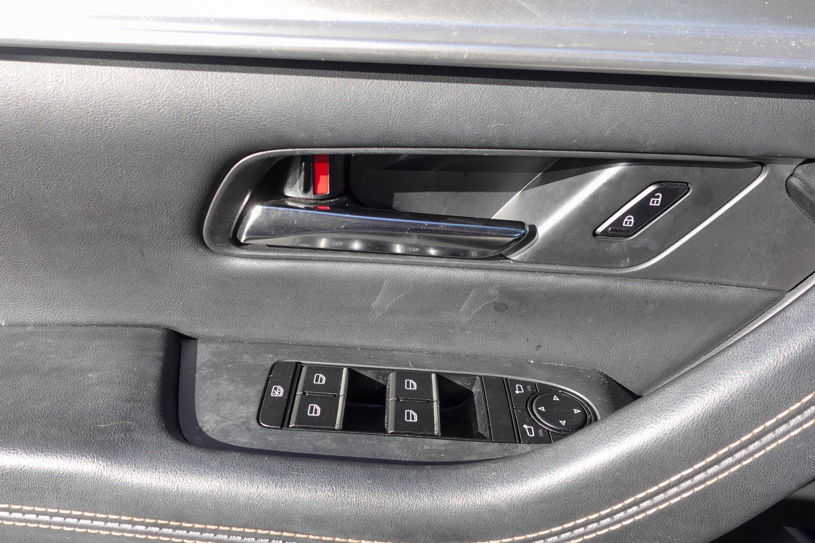 Certified 2024 MAZDA CX-90 Plug-In Hybrid w/ Preferred image 11