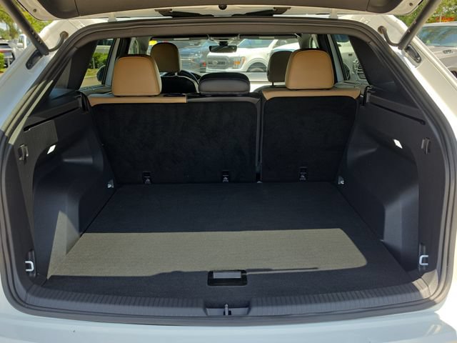 Used 2024 Volkswagen Atlas Cross Sport SE FWD image 10