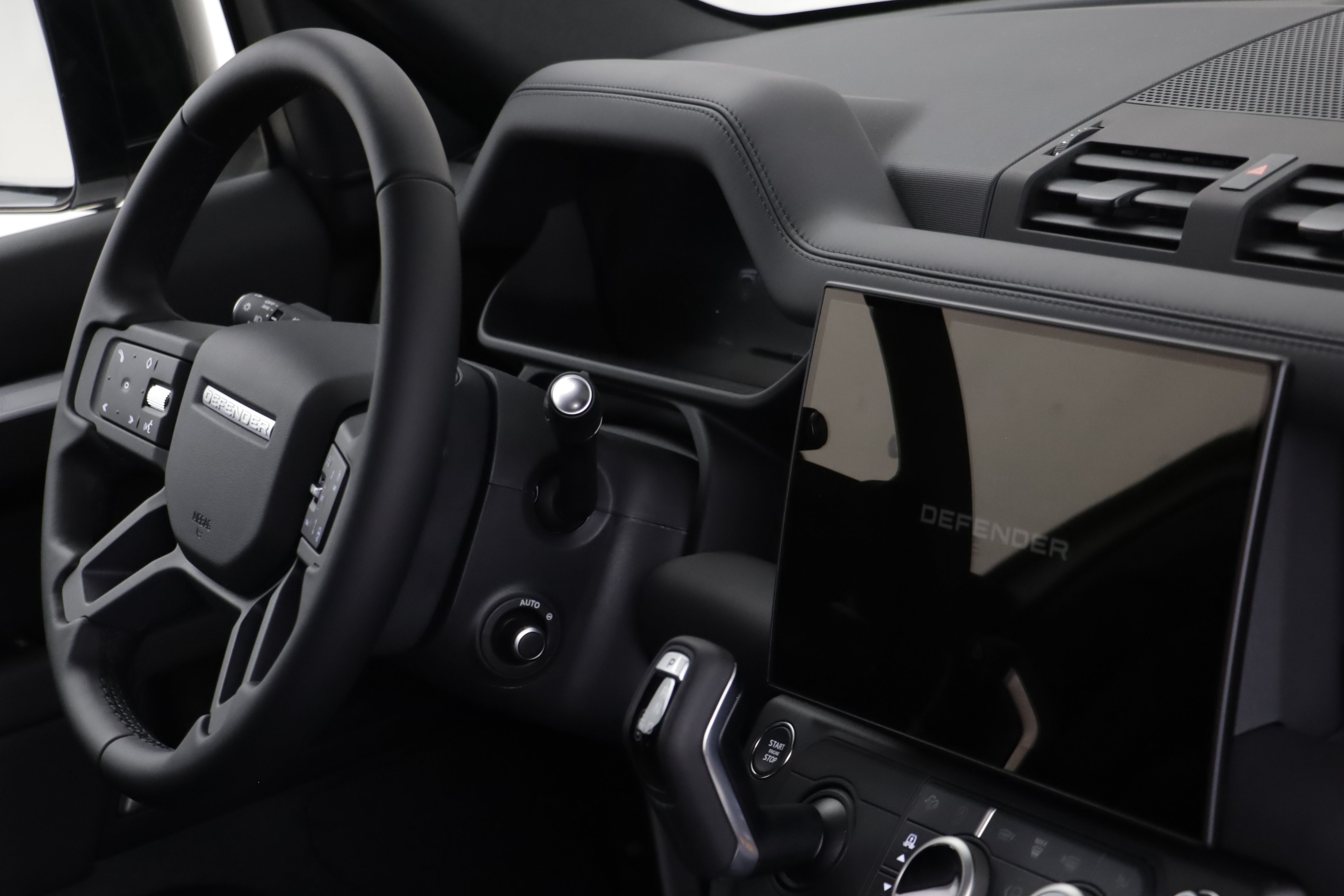 New 2026 Land Rover Defender 110 X-Dynamic SE AWD/4WD image 22