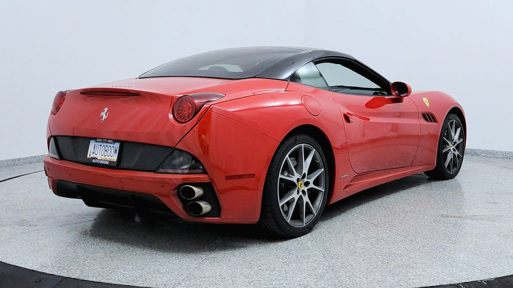 Used 2014 Ferrari California image 5