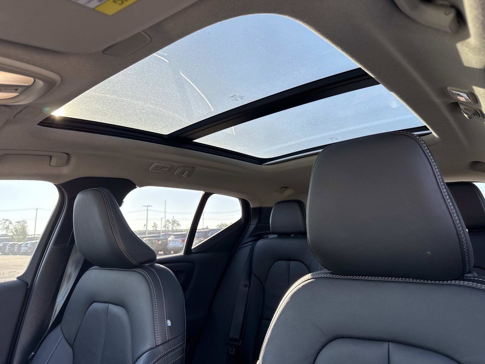 Used 2024 Volvo XC40 B5 Plus w/ Protection Package Premier image 4