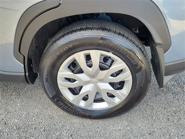 Used 2025 Toyota Corolla Cross L image 6