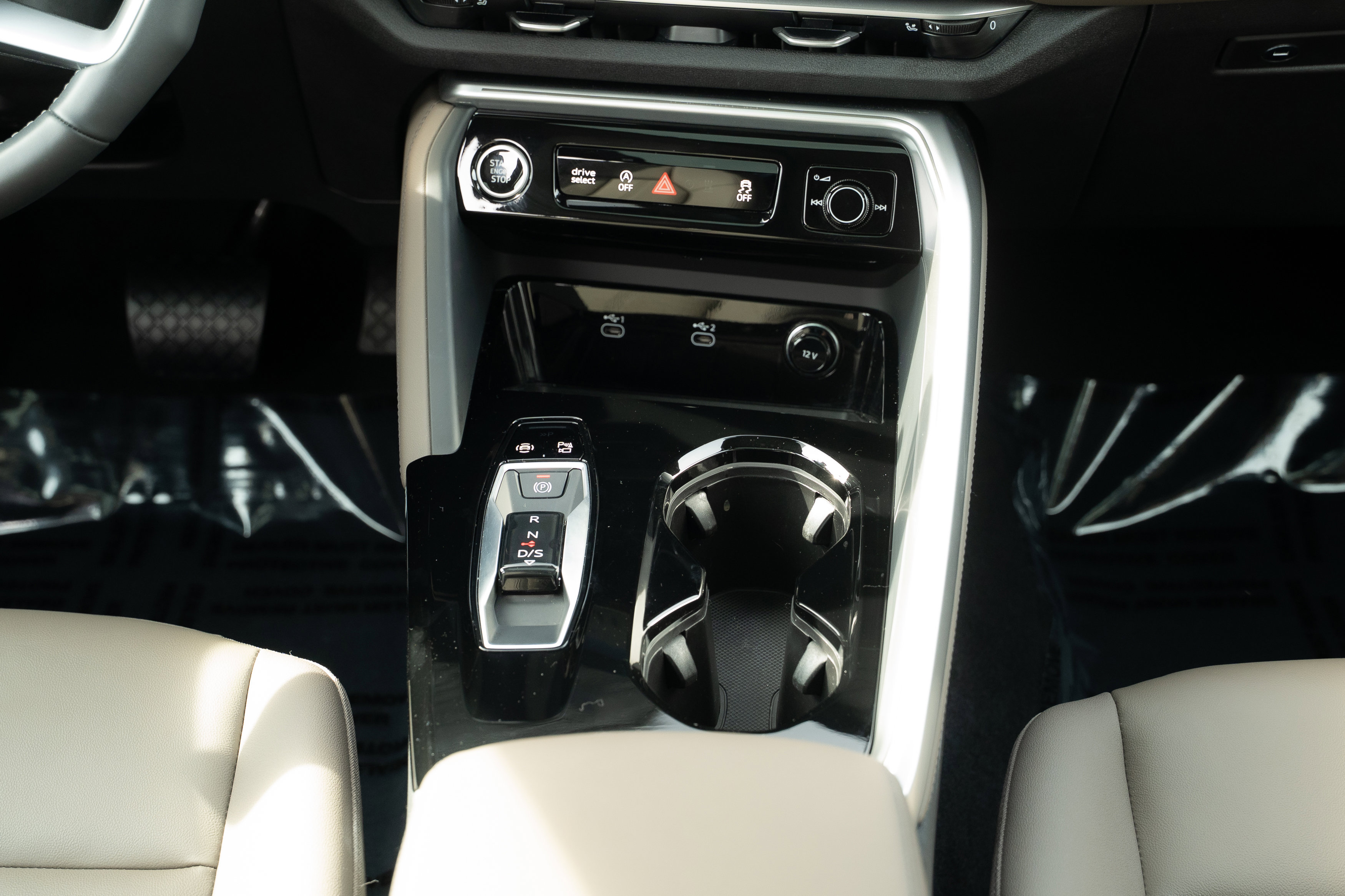 Certified 2025 Audi Q5 Premium w/ Convenience Package image 17