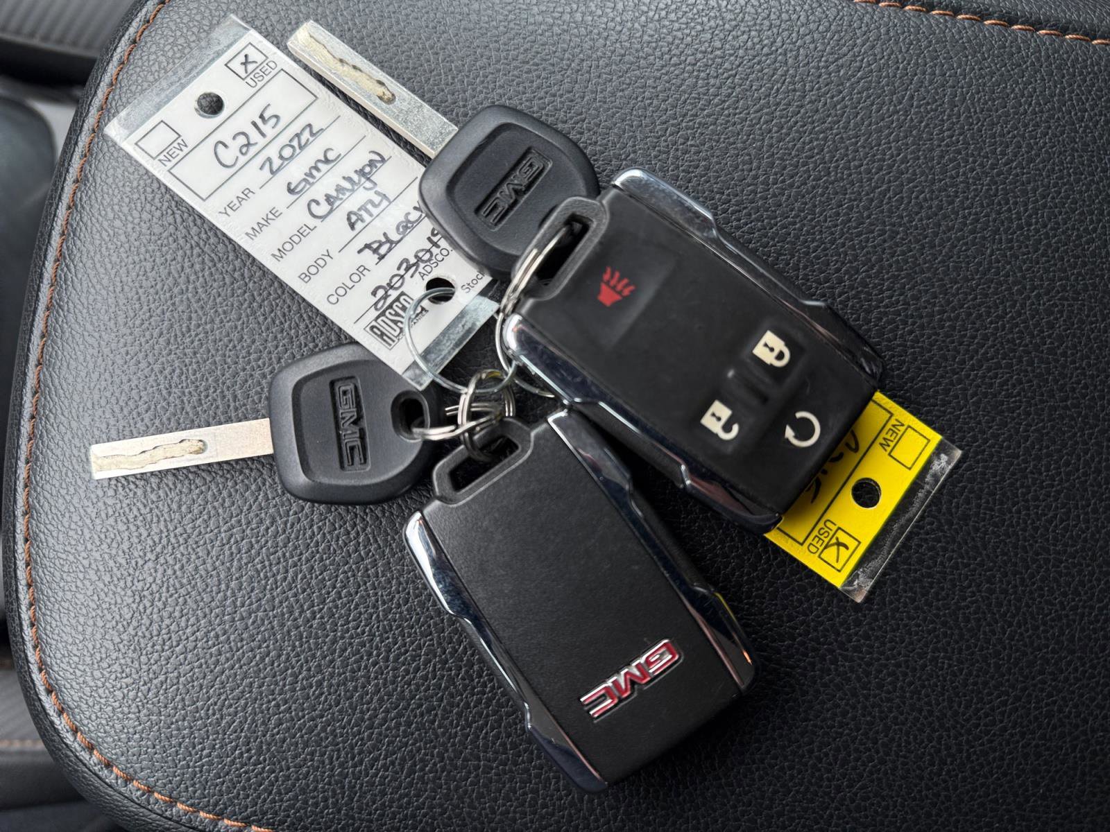 Used 2022 GMC Canyon AT4 image 30