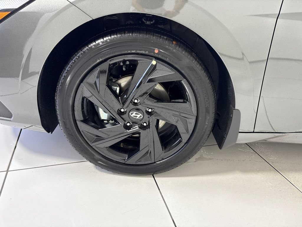 New 2026 Hyundai Elantra SEL Sport FWD image 9
