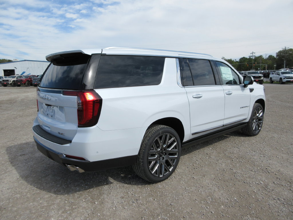 New 2027 GMC Yukon XL Denali Ultimate AWD/4WD image 4