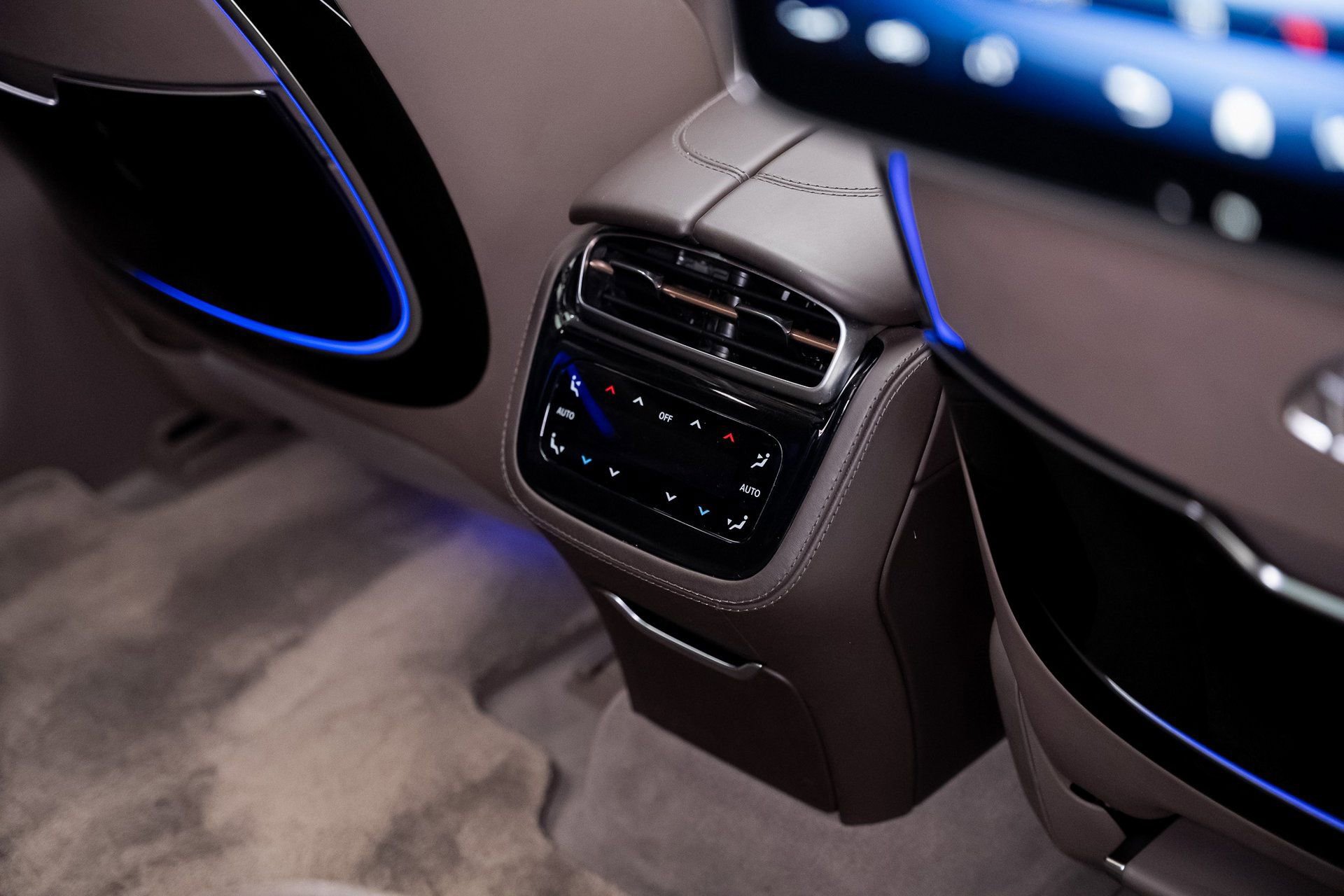 Used 2024 Mercedes-Benz Maybach EQS 680 4MATIC image 70