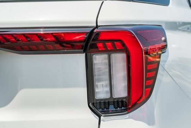 New 2026 Ford Explorer Active w/ Active Comfort Package AWD/4WD image 8