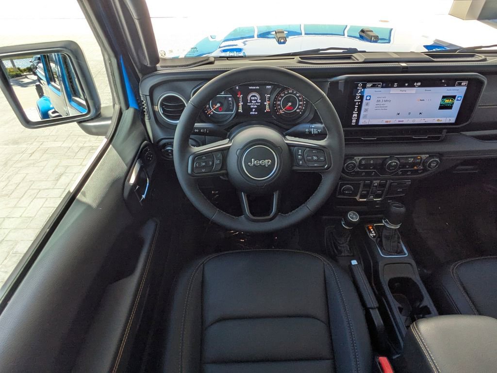 Used 2025 Jeep Gladiator Sport image 17