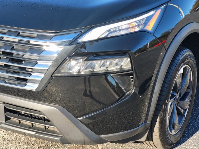 Used 2024 Nissan Rogue SV image 8