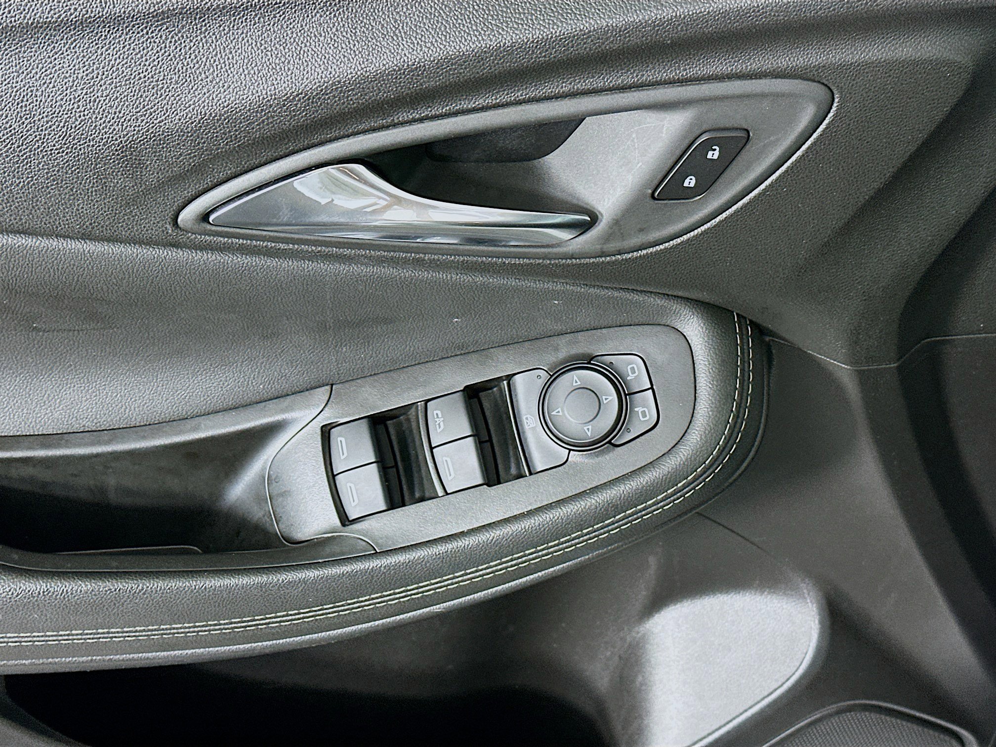 Used 2025 Buick Encore GX Preferred image 15