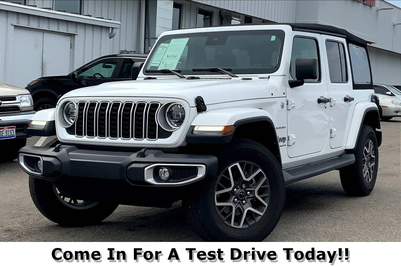 Used 2024 Jeep Wrangler Sahara image 13