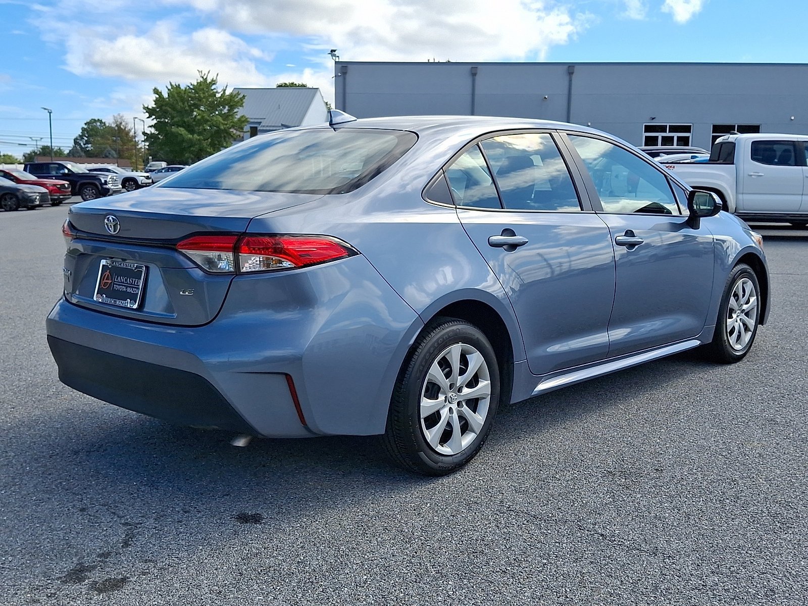 Used 2025 Toyota Corolla LE FWD image 7