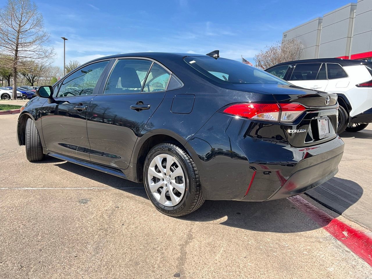 Used 2025 Toyota Corolla LE image 8