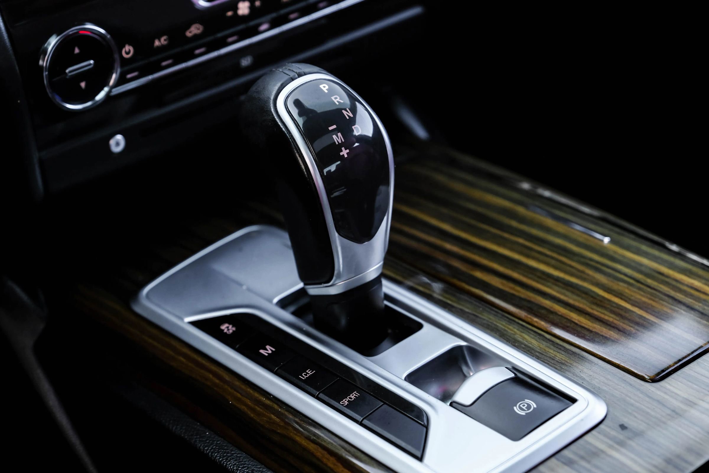 Used 2014 Maserati Ghibli image 27