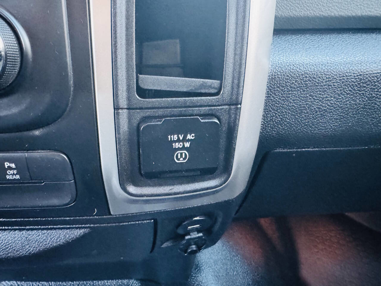 Used 2017 RAM 1500 Classic SLT image 22