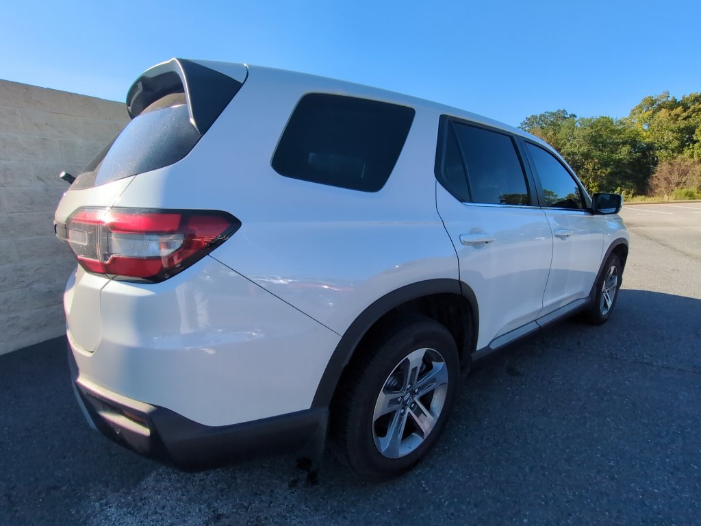 Used 2024 Honda Pilot EX-L image 4
